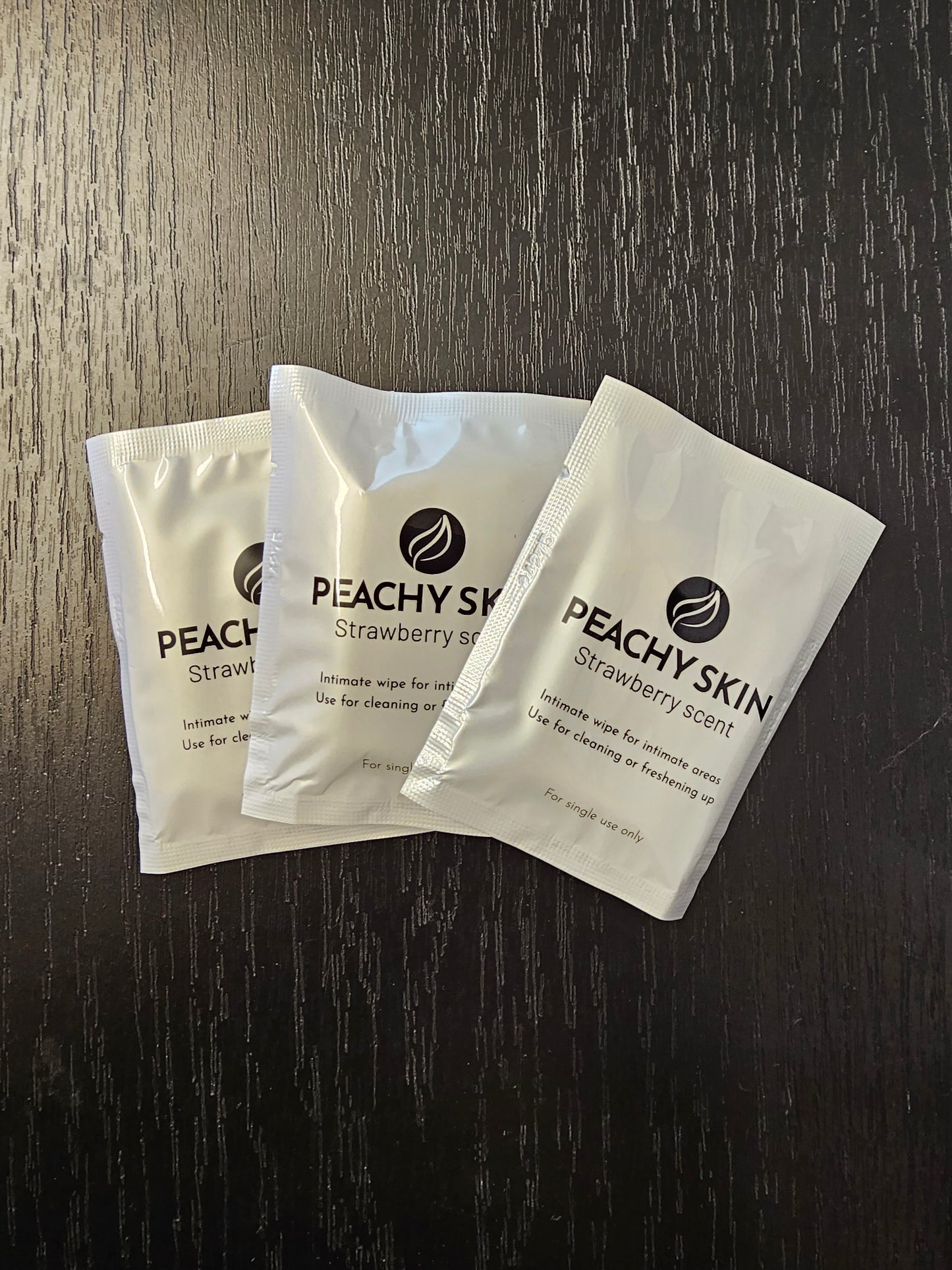 Individual intimate wipe (strawberry)